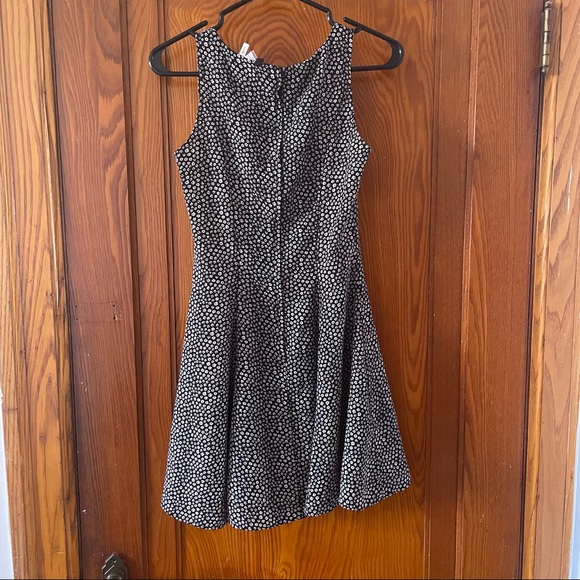 Super cute H&M summer dress - Picture 3 of 4